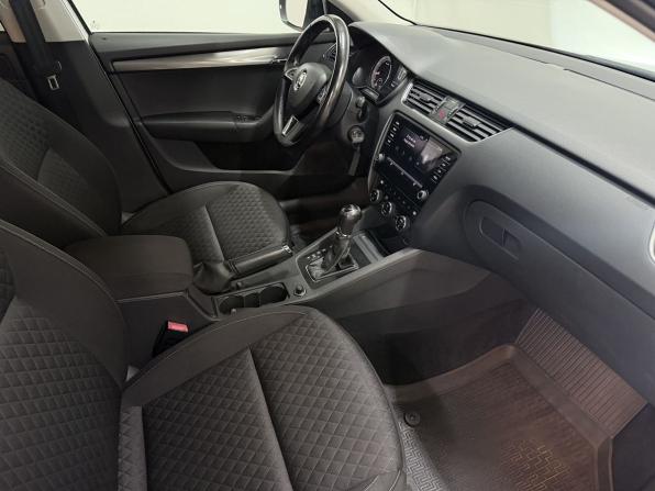 Skoda Octavia III (A7) Рестайлинг с пробегом 2018 года, цена 1 499 000 рублей, 134134 км, универсал, Автокод Объявления