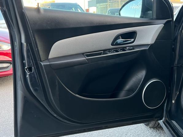 Chevrolet Cruze I Рестайлинг с пробегом 2013 года, цена 739 000 рублей, 100198 км, хэтчбек, Автокод Объявления