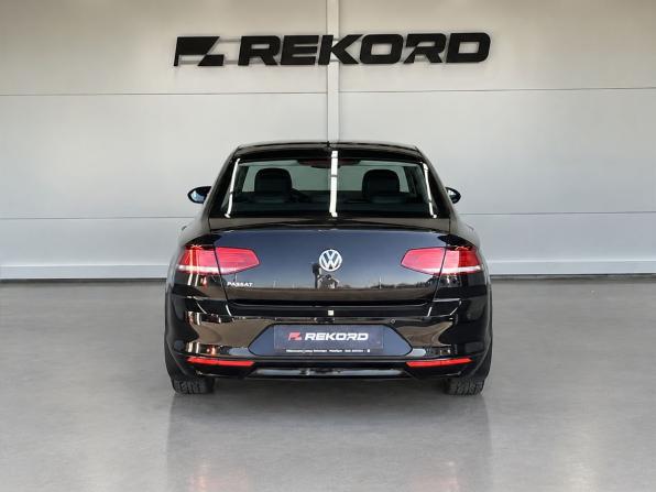 Volkswagen Passat B8 с пробегом 2019 года, цена 2 149 000 рублей, 144733 км, седан, Автокод Объявления