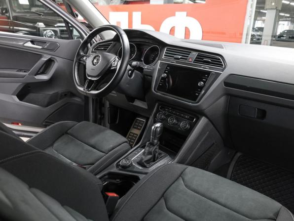 Volkswagen Tiguan II с пробегом 2019 года, цена 3 049 000 рублей, 44362 км, внедорожник, Автокод Объявления