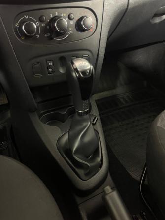 Renault Sandero II с пробегом 2015 года, цена 699 000 рублей, 104387 км, хэтчбек, Автокод Объявления
