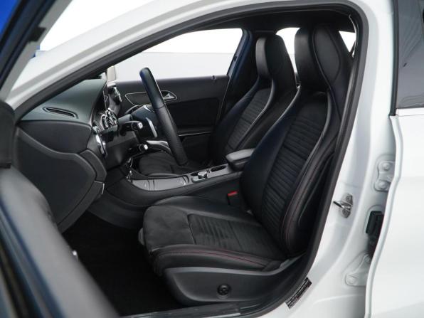 Mercedes-Benz GLA I (X156) Рестайлинг с пробегом 2018 года, цена 3 699 777 рублей, 37387 км, внедорожник, Автокод Объявления