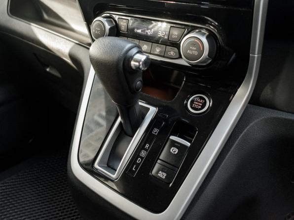 Nissan Serena V (C27) с пробегом 2017 года, цена 1 790 000 рублей, 165172 км, минивэн, Автокод Объявления