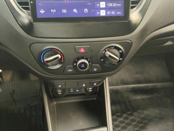 Hyundai Solaris II с пробегом 2017 года, цена 1 190 000 рублей, 97300 км, седан, Автокод Объявления