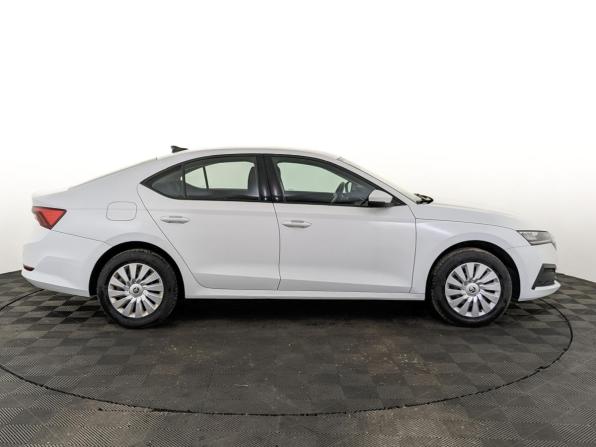 Skoda Octavia IV (A8) с пробегом 2021 года, цена 2 140 000 рублей, 73007 км, лифтбек, Автокод Объявления
