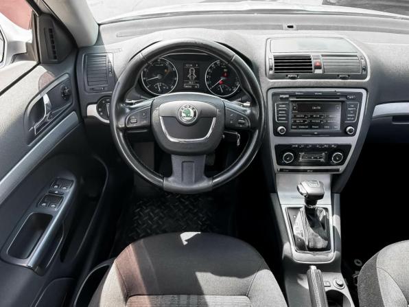 Skoda Octavia II (A5) Рестайлинг с пробегом 2011 года, цена 799 000 рублей, 130724 км, лифтбек, Автокод Объявления