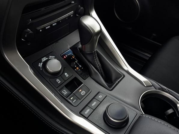 Lexus NX I с пробегом 2015 года, цена 2 395 000 рублей, 212618 км, внедорожник, Автокод Объявления
