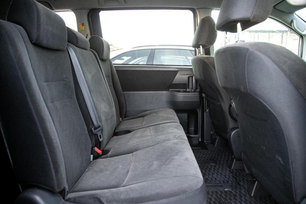 Toyota Voxy II (R70) Иркутск  - изображение 14