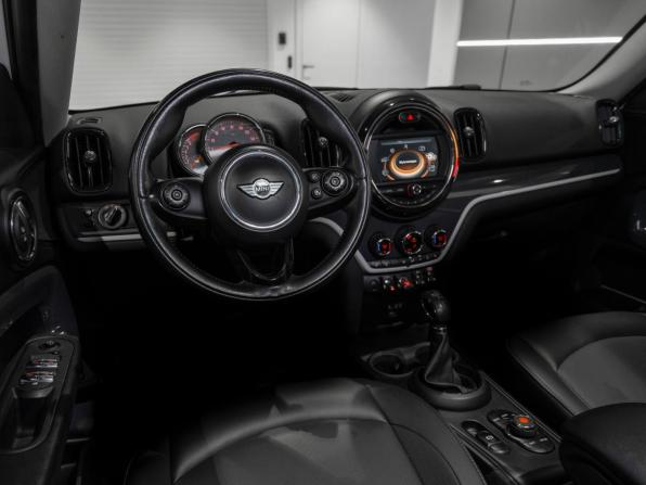 Mini Countryman II с пробегом 2017 года, цена 1 900 000 рублей, 112449 км, внедорожник, Автокод Объявления