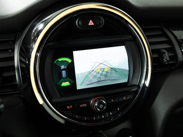 Mini Hatch III (F55/F56) Рестайлинг с пробегом 2019 года, цена 2 899 585 рублей, 82580 км, хэтчбек, Автокод Объявления