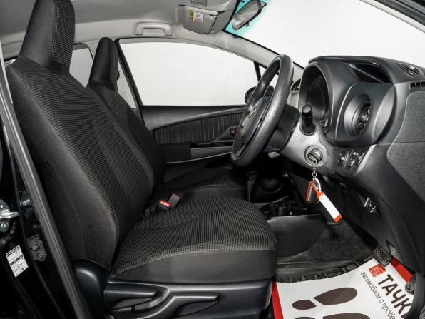 Toyota Vitz III (XP130) Рестайлинг 2 с пробегом 2017 года, цена 920 300 рублей, 80254 км, хэтчбек, Автокод Объявления