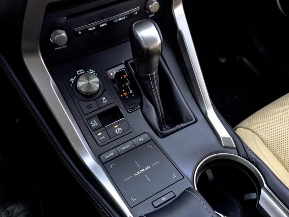 Lexus NX I Рестайлинг с пробегом 2019 года, цена 3 450 000 рублей, 139770 км, внедорожник, Автокод Объявления