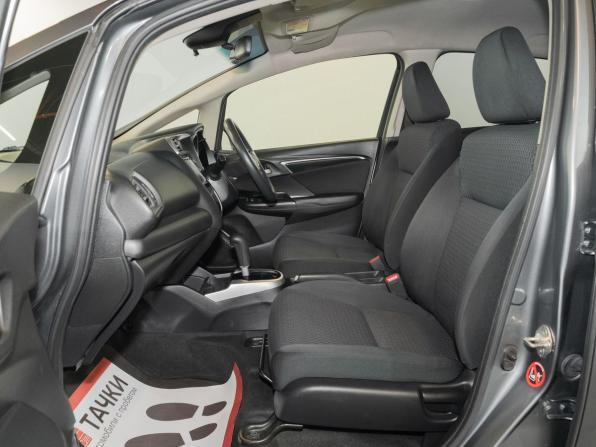 Honda Fit III Рестайлинг с пробегом 2018 года, цена 1 033 000 рублей, 162319 км, хэтчбек, Автокод Объявления