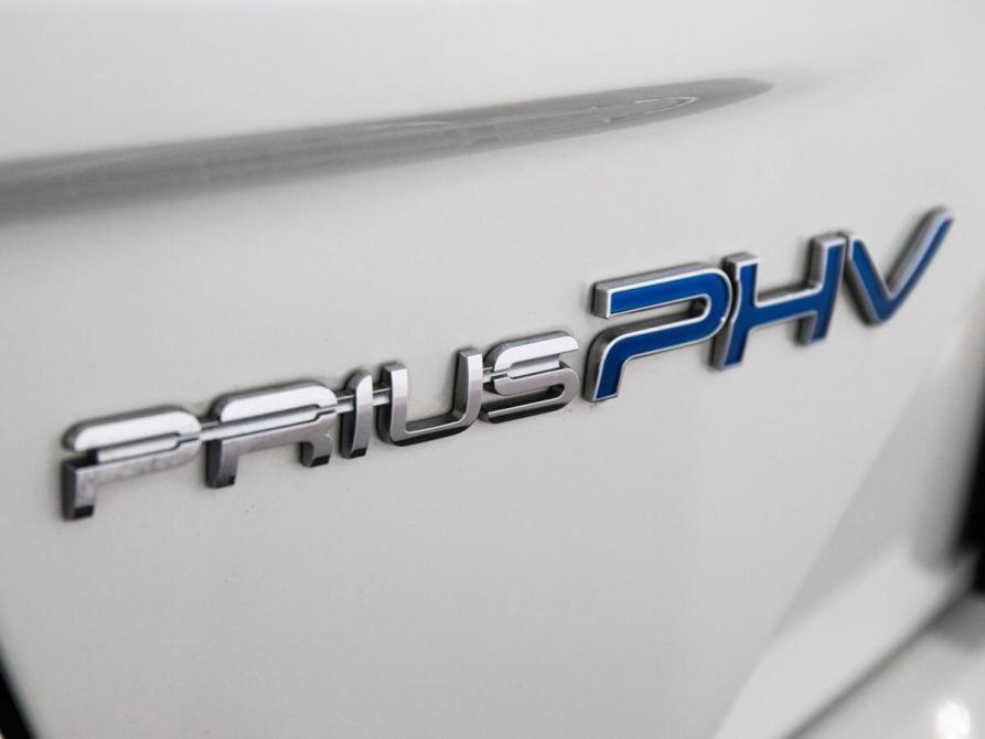 Toyota Prius IV (XW50) Иркутск  - изображение 25