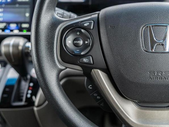 Honda Stepwgn V Рестайлинг с пробегом 2019 года, цена 2 295 000 рублей, 100536 км, минивэн, Автокод Объявления