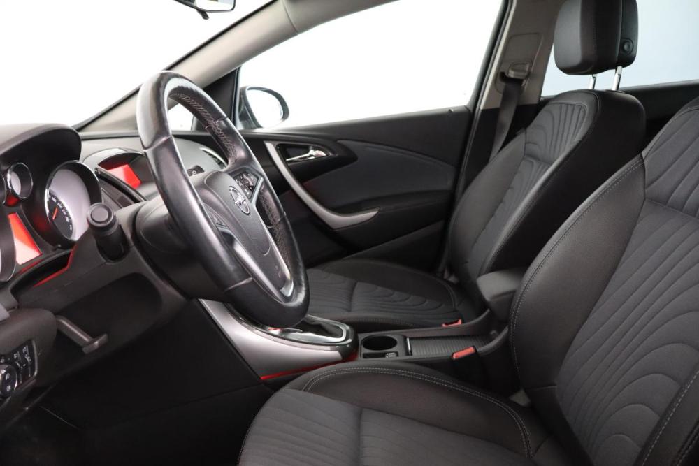 Opel Astra J Рестайлинг Санкт-Петербург  - изображение 8