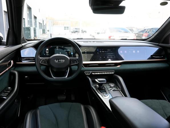 Geely Monjaro I с пробегом 2023 года, цена 3 049 000 рублей, 43562 км, внедорожник, Автокод Объявления