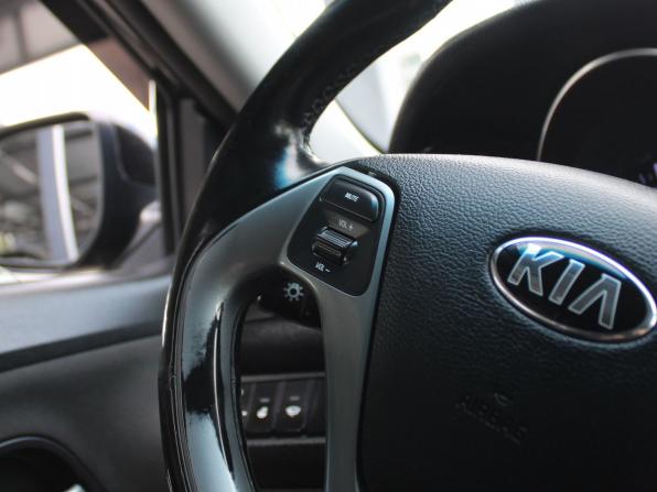 Kia Rio III Рестайлинг с пробегом 2017 года, цена 1 019 000 рублей, 182031 км, хэтчбек, Автокод Объявления