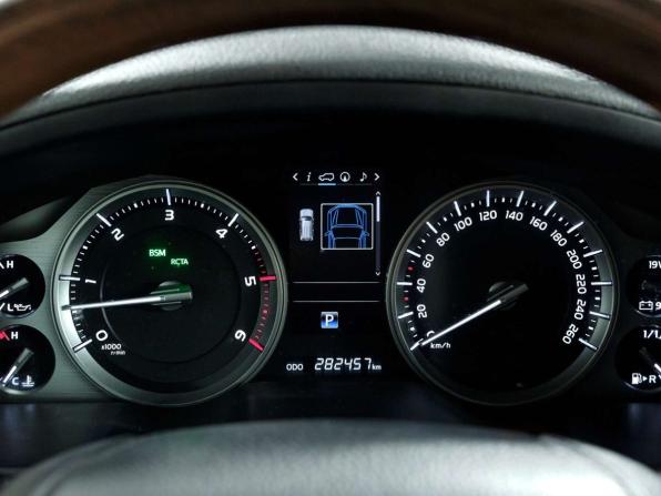 Toyota Land Cruiser 200 Series Рестайлинг 2 с пробегом 2015 года, цена 4 325 000 рублей, 282459 км, внедорожник, Автокод Объявления