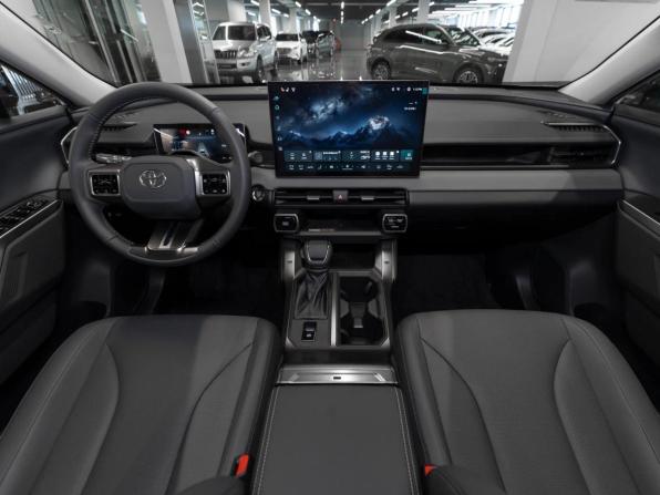 Toyota RAV4 VI (XA60) с пробегом 2025 года, цена 4 300 000 рублей, 5 км, внедорожник, Автокод Объявления