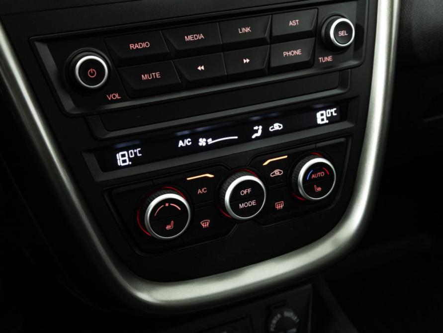 FAW Besturn X80 I Рестайлинг Санкт-Петербург  - изображение 18