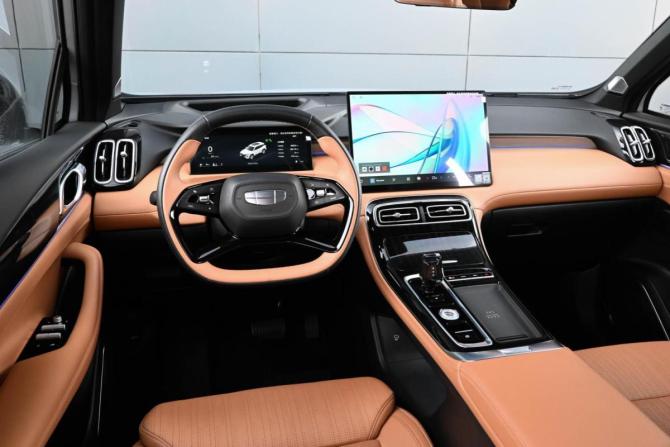 Geely Atlas II с пробегом 2025 года, цена 2 899 000 рублей, 8829 км, внедорожник, Автокод Объявления