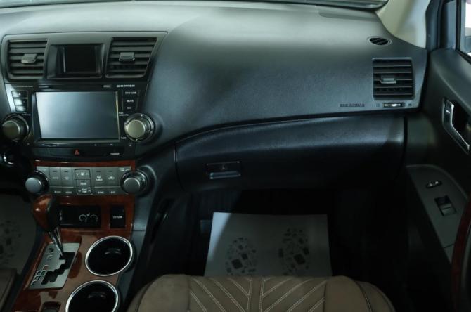 Toyota Highlander II (XU40) Рестайлинг с пробегом 2011 года, цена 1 989 000 рублей, 211900 км, внедорожник, Автокод Объявления