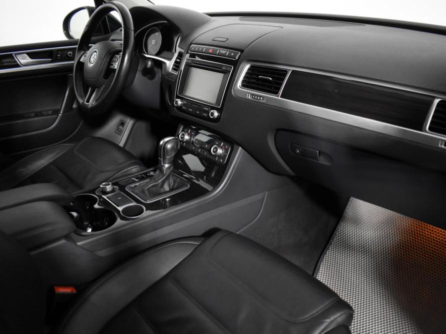 Volkswagen Touareg II Рестайлинг Санкт-Петербург  - изображение 12