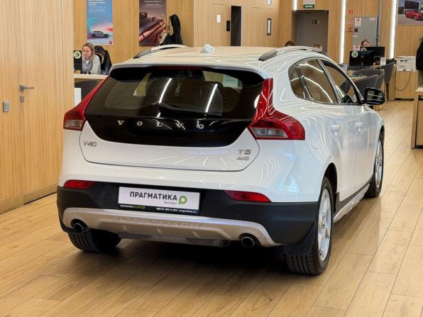 Volvo V40 Cross Country I с пробегом 2013 года, цена 1 138 000 рублей, 249000 км, хэтчбек, Автокод Объявления