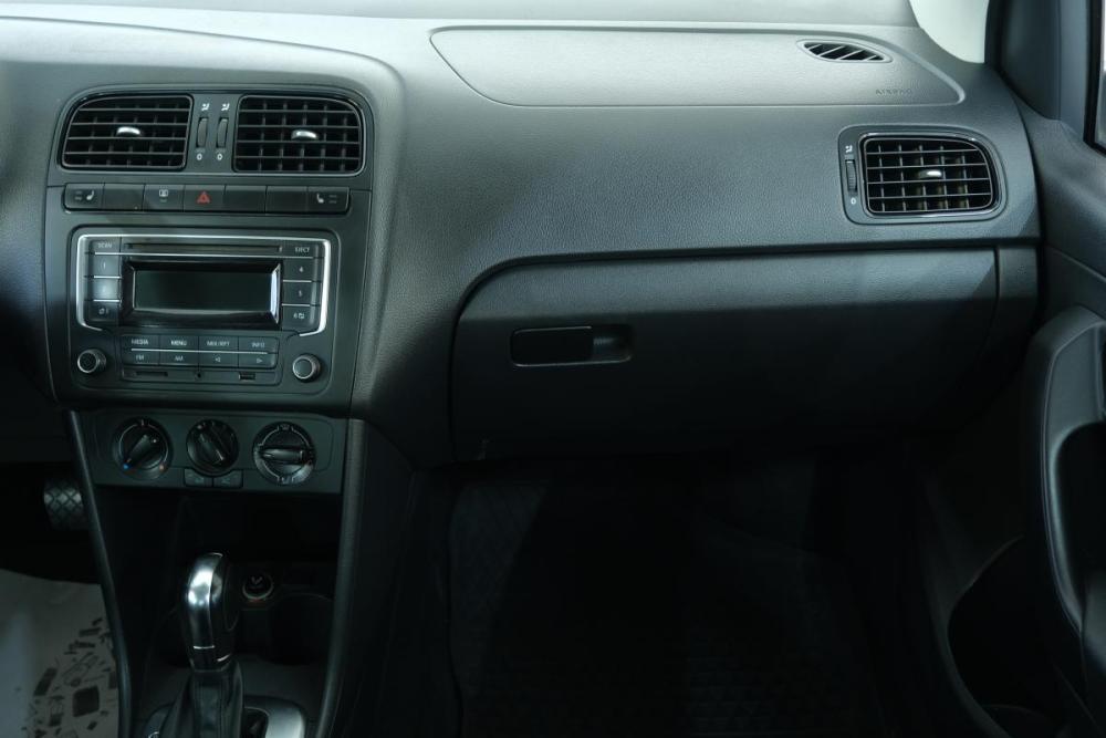 Volkswagen Polo V Омск  - изображение 15