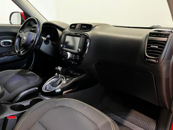 Kia Soul II с пробегом 2015 года, цена 1 360 000 рублей, 99875 км, хэтчбек, Автокод Объявления