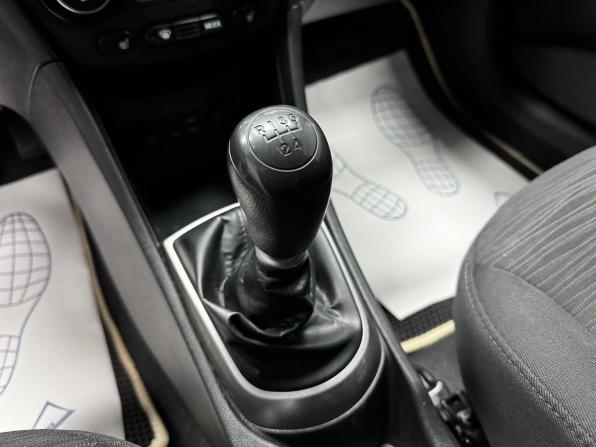 Hyundai Solaris I Рестайлинг с пробегом 2016 года, цена 850 000 рублей, 255517 км, седан, Автокод Объявления