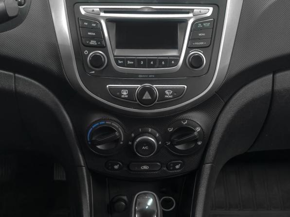 Hyundai Solaris I Рестайлинг с пробегом 2015 года, цена 879 900 рублей, 225307 км, седан, Автокод Объявления