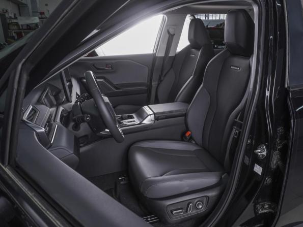 Toyota RAV4 VI (XA60) с пробегом 2026 года, цена 4 320 000 рублей, 46 км, внедорожник, Автокод Объявления