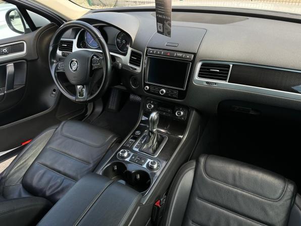 Volkswagen Touareg II Рестайлинг с пробегом 2017 года, цена 2 710 000 рублей, 228061 км, внедорожник, Автокод Объявления