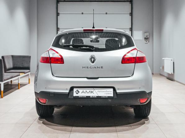 Renault Megane III Рестайлинг 2 с пробегом 2015 года, цена 888 071 рубль, 128848 км, хэтчбек, Автокод Объявления