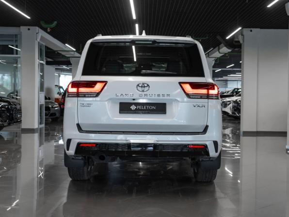 Toyota Land Cruiser 300 Series с пробегом 2025 года, цена 14 850 000 рублей, 35 км, внедорожник, Автокод Объявления