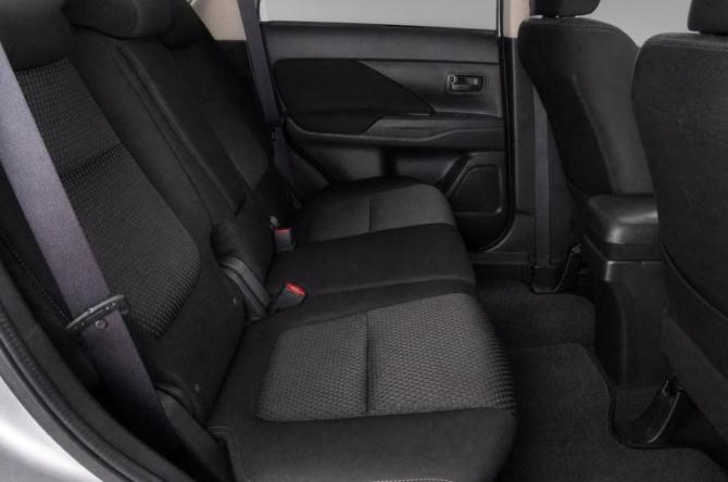 Mitsubishi Outlander III Рестайлинг 2 с пробегом 2017 года, цена 2 399 000 рублей, 98000 км, внедорожник, Автокод Объявления