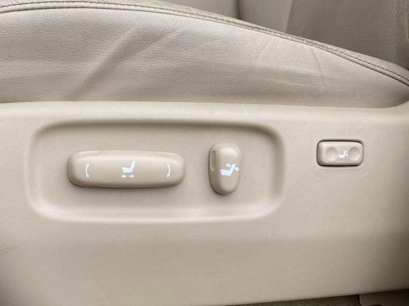 Toyota Land Cruiser 200 Series Рестайлинг 1 с пробегом 2012 года, цена 2 449 000 рублей, 355194 км, внедорожник, Автокод Объявления