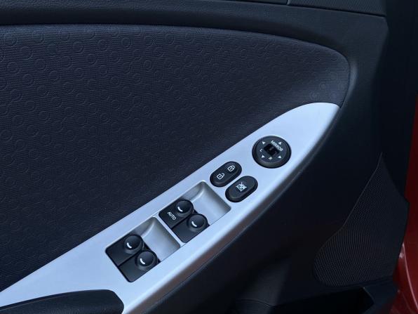Hyundai Solaris I с пробегом 2014 года, цена 1 149 000 рублей, 44216 км, хэтчбек, Автокод Объявления