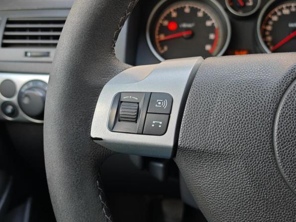 Opel Astra H Рестайлинг с пробегом 2011 года, цена 685 000 рублей, 279206 км, седан, Автокод Объявления