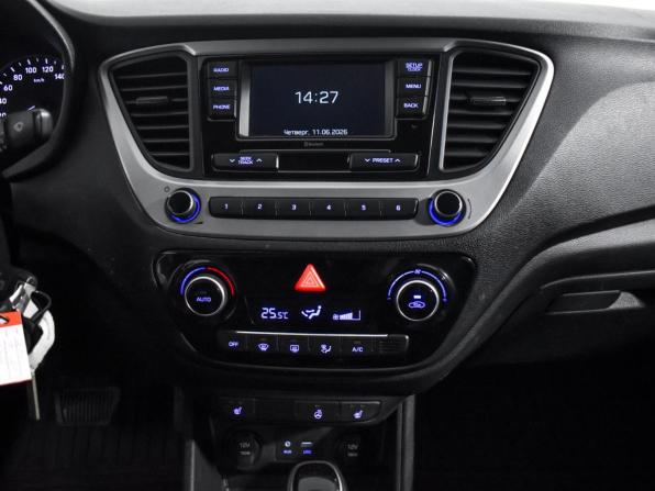 Hyundai Solaris II с пробегом 2018 года, цена 1 100 000 рублей, 128313 км, седан, Автокод Объявления