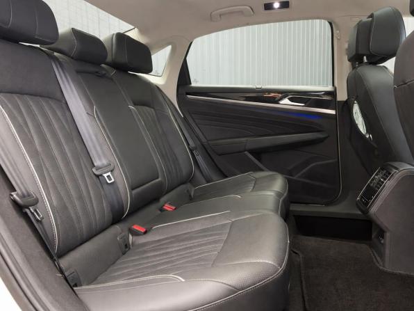 Volkswagen Passat B8 Рестайлинг с пробегом 2021 года, цена 2 897 000 рублей, 55977 км, седан, Автокод Объявления