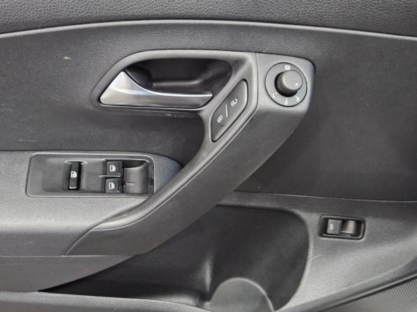 Volkswagen Polo V Рестайлинг с пробегом 2019 года, цена 1 075 000 рублей, 91493 км, седан, Автокод Объявления