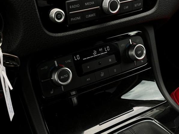 Volkswagen Touareg II Рестайлинг с пробегом 2017 года, цена 2 926 700 рублей, 186498 км, внедорожник, Автокод Объявления