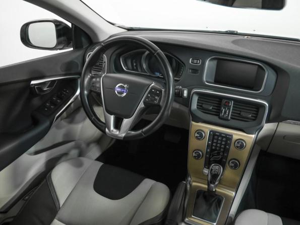 Volvo V40 Cross Country I с пробегом 2014 года, цена 1 149 000 рублей, 196076 км, хэтчбек, Автокод Объявления