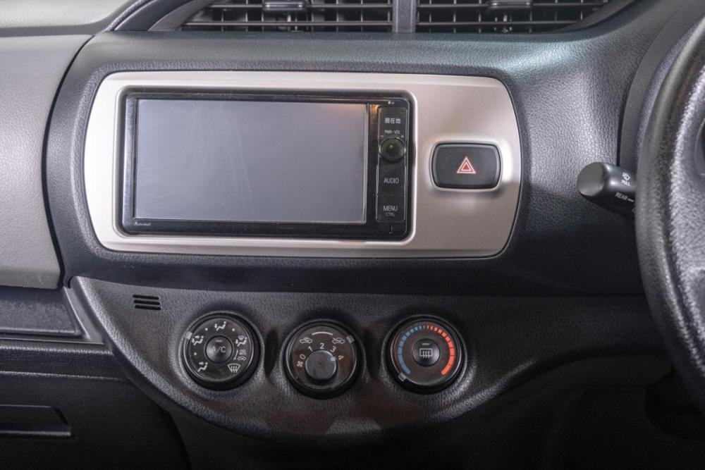 Toyota Vitz III (XP130) Томск  - изображение 13