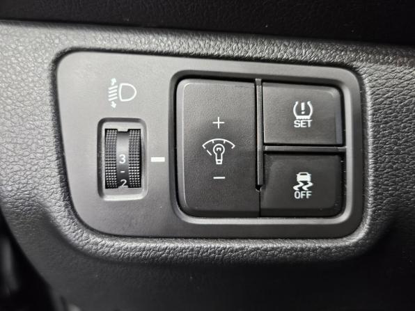 Hyundai Solaris II с пробегом 2017 года, цена 1 050 000 рублей, 131298 км, седан, Автокод Объявления