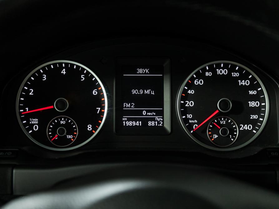 Volkswagen Tiguan I Рестайлинг Санкт-Петербург  - изображение 12