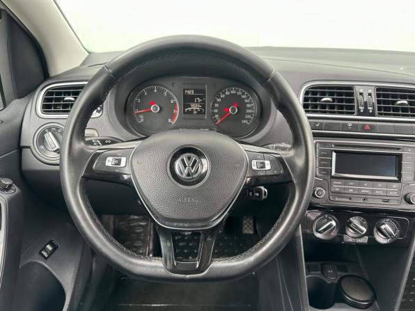 Volkswagen Polo V Рестайлинг с пробегом 2017 года, цена 1 160 000 рублей, 70000 км, седан, Автокод Объявления